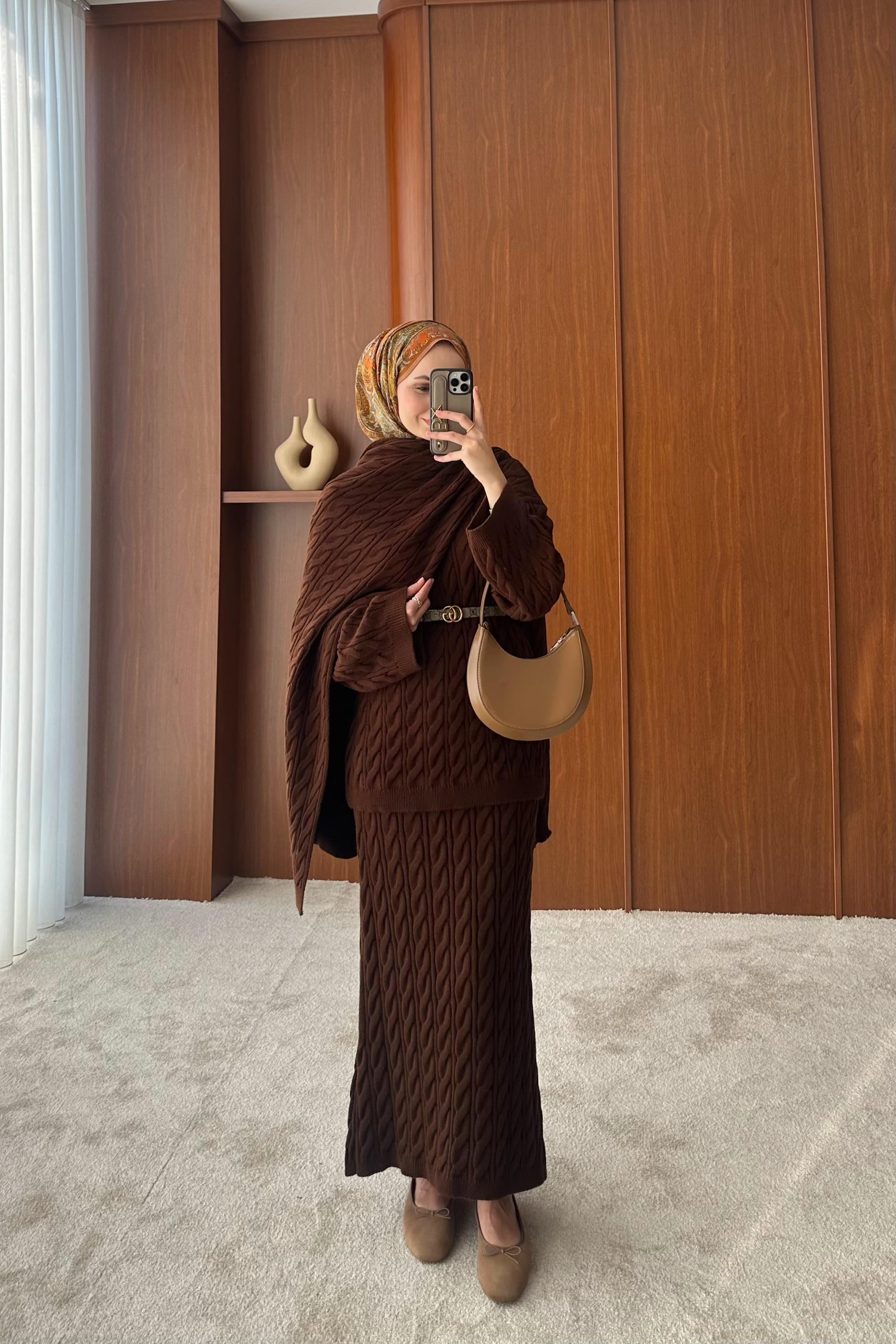 ✨ Tassnime – Le tricot enveloppant à l’élégance hivernale ✨