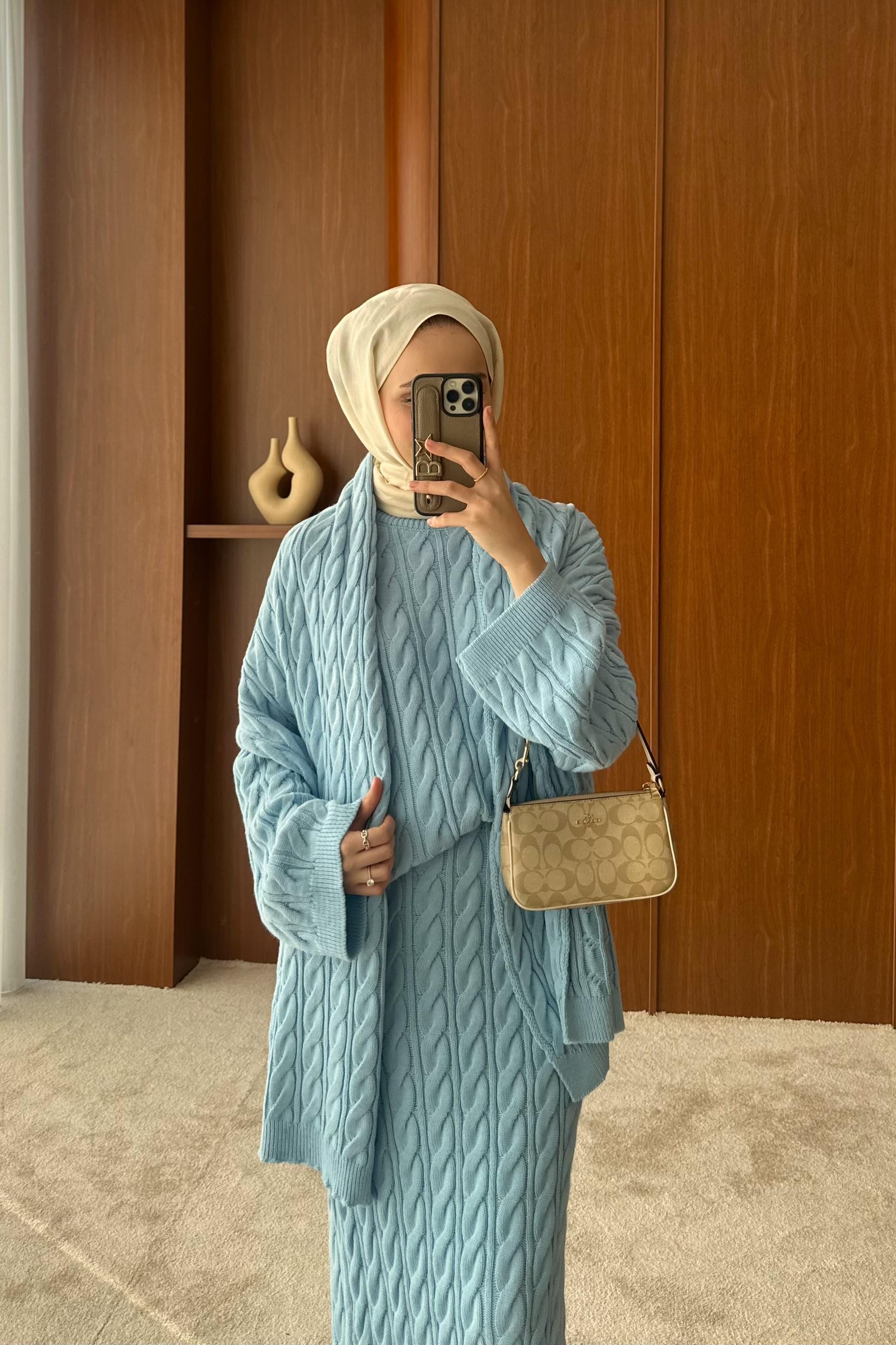 ✨ Tassnime – Le tricot enveloppant à l’élégance hivernale ✨