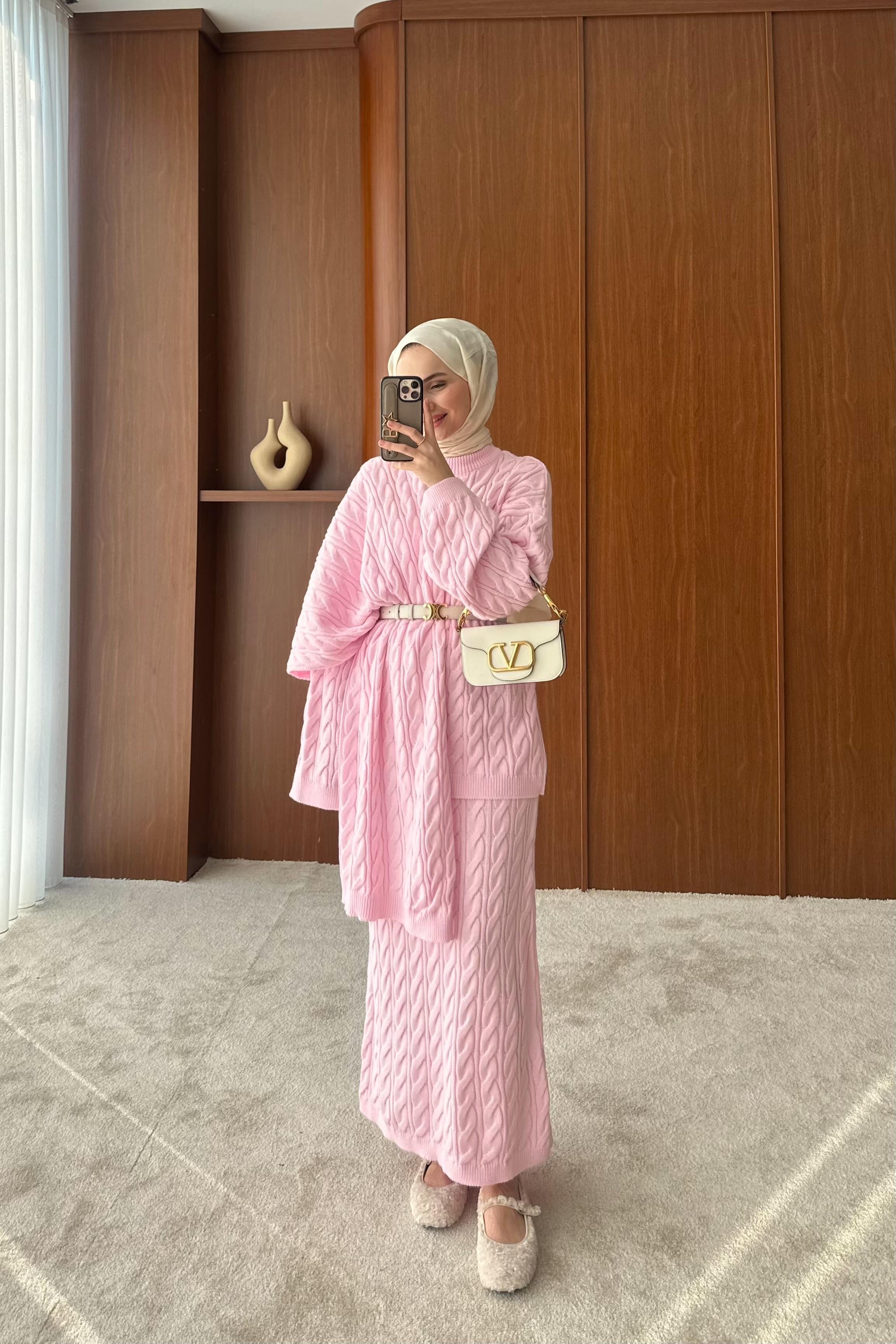 ✨ Tassnime – Le tricot enveloppant à l’élégance hivernale ✨