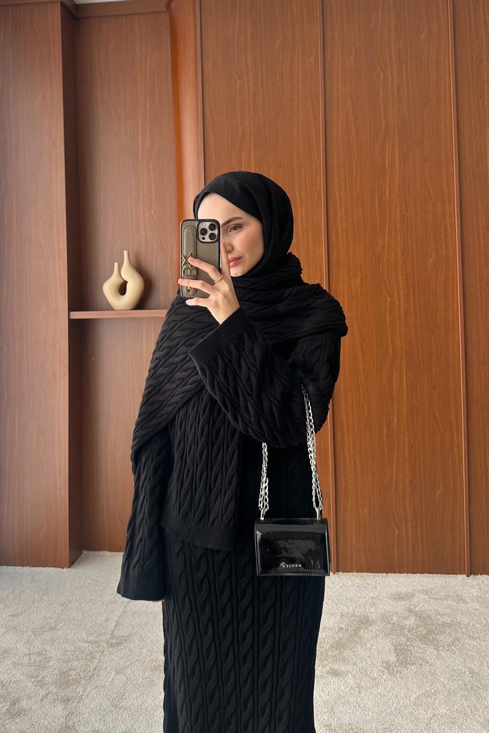 ✨ Tassnime – Le tricot enveloppant à l’élégance hivernale ✨